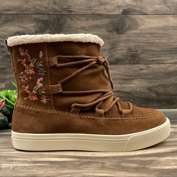Toms Alpine Faux Shearling Water Resistant Boots - Picture 6 of 11